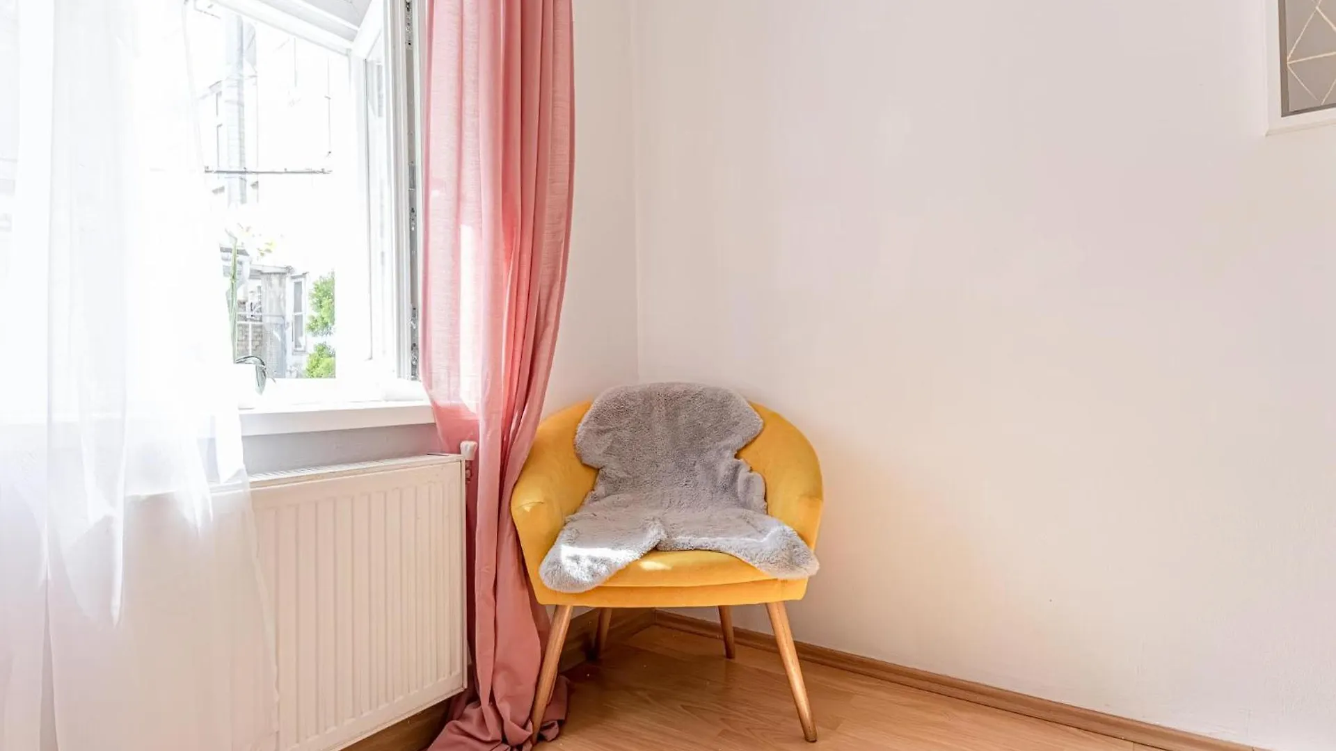 Double Delight - Central Studio Apt. For Two Viyana 0*,  Avusturya